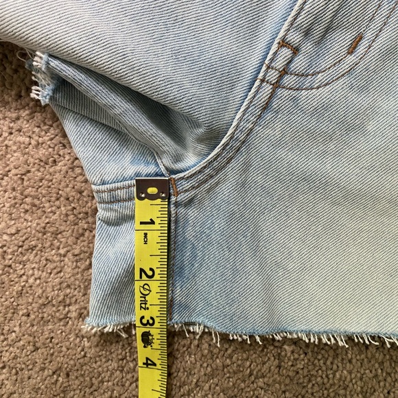 Madewell Relaxed Denim Shorts in Essen Wash - Picture 11 of 12